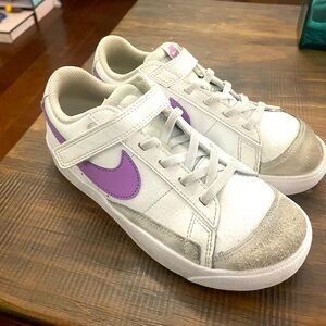 Girls Nike size 3Y